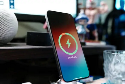 上犹苹果15换屏服务分享用什么充电器给iPhone15充电更好 